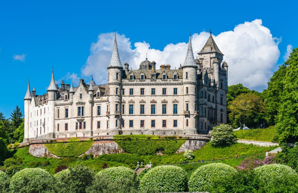 visit dunrobin castle when staying a dog friendly hotel in scotland