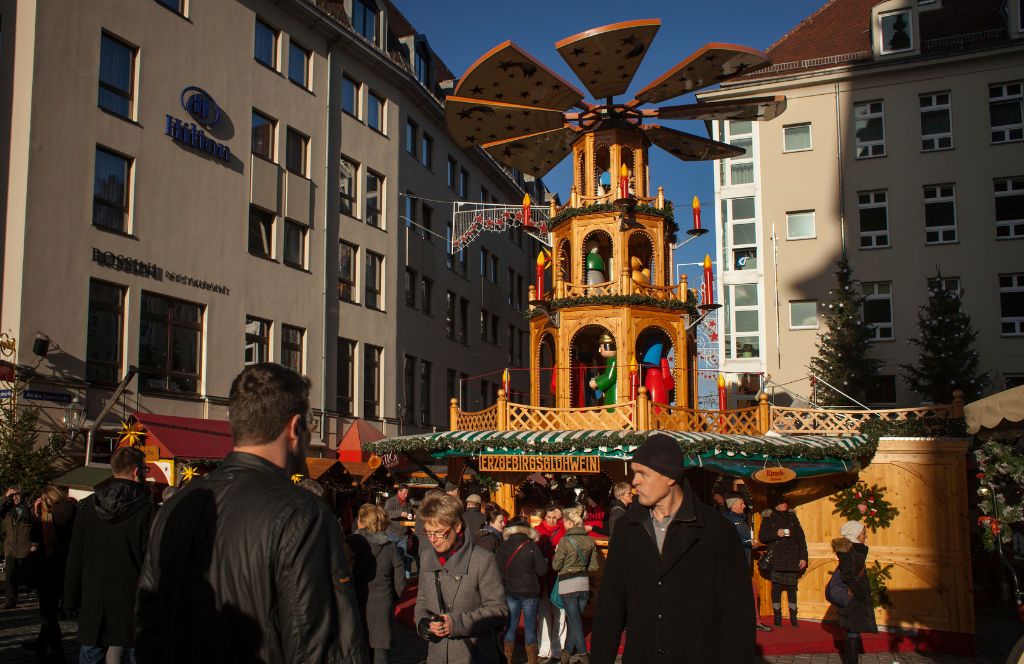 Pyramide au Marché de Noël de Dresde en Allemagne