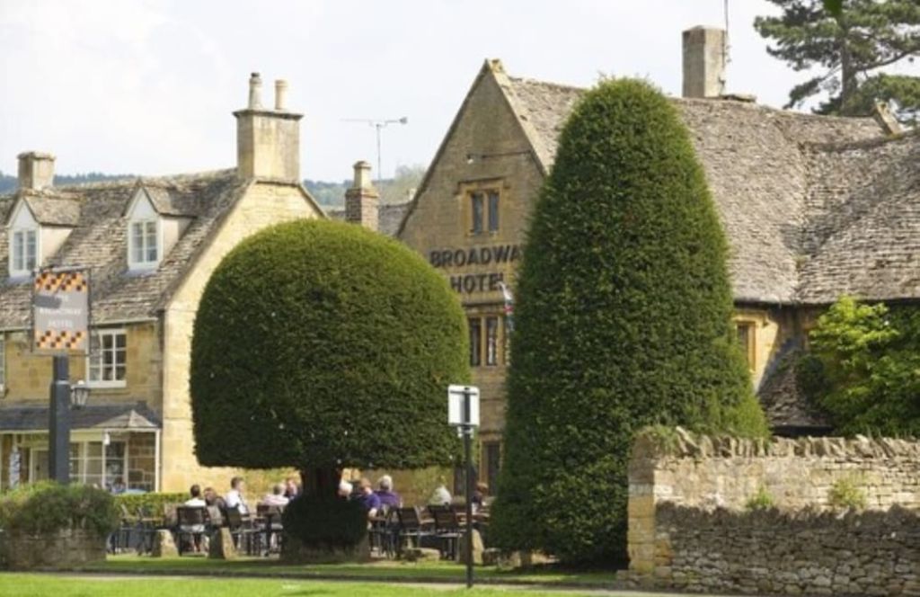 best dog friendly cotswolds hotel