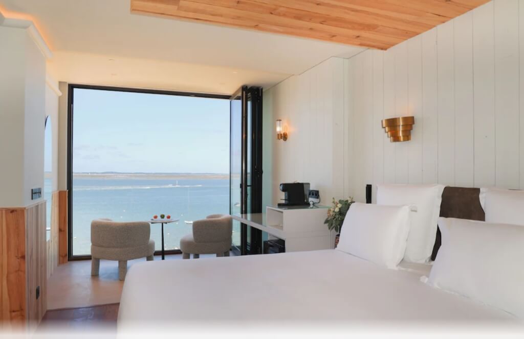 Vue depuis une chambre de l'hôtel Les Vagues à Arcachon