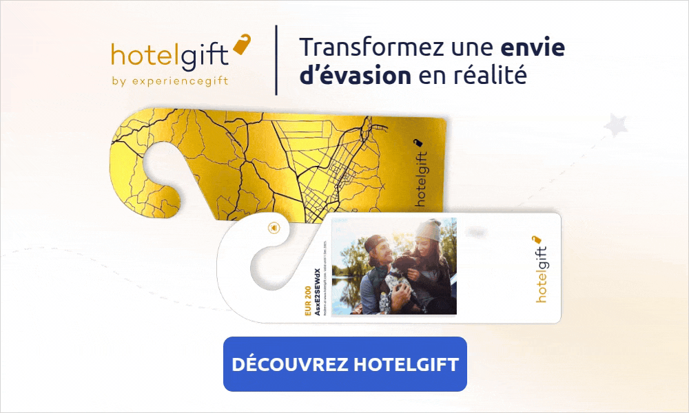 Une carte cadeau Hotelgift offerte à un couple pour des vacances