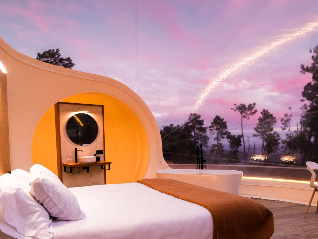 Burbujas Balú hotel burbuja cerca de Sevilla con bañera exterior y jardín privado