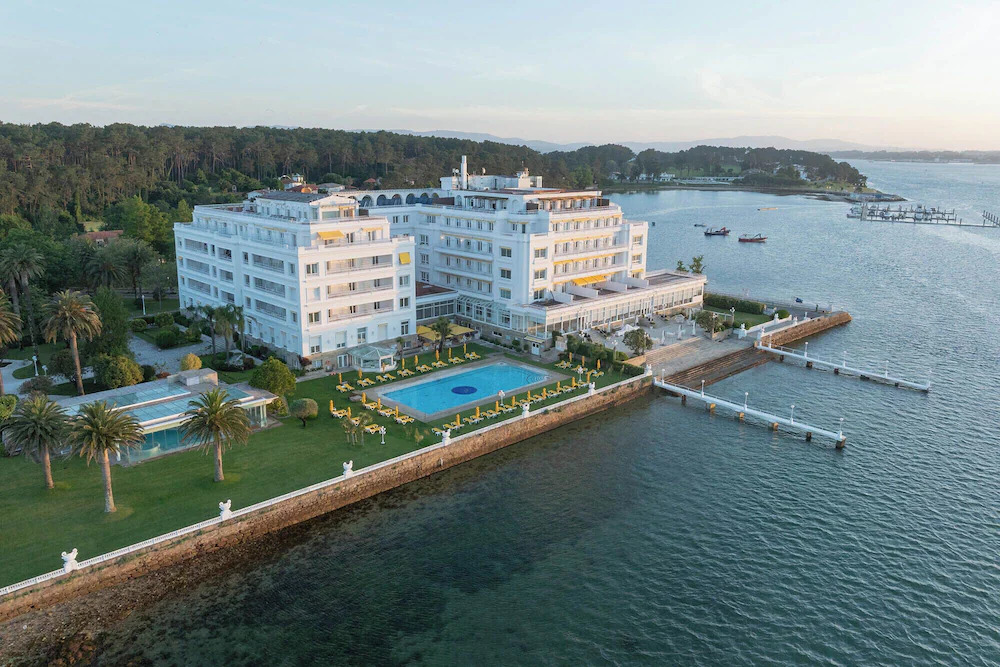 Hotel balneario en el norte de España - La Toja