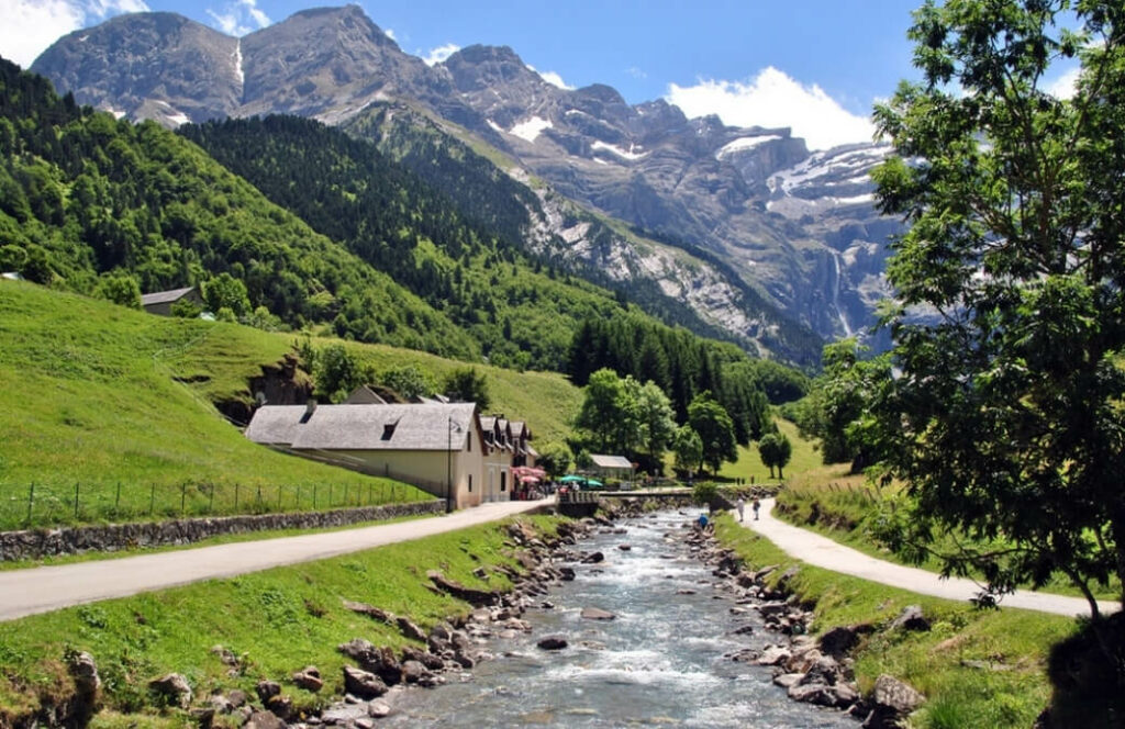 Les Pyréennes sont une bonne destination où partir en août en France