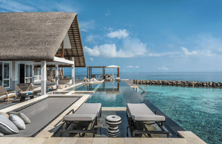 Four Seasons Resort Maldives at Landaa Giraavaru